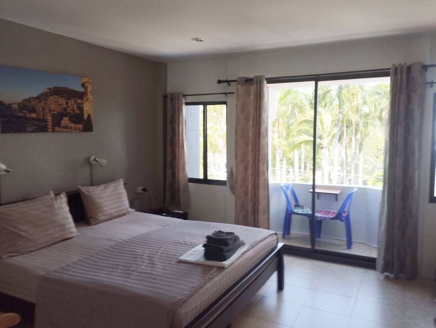 17 rooms guesthouse in Karon